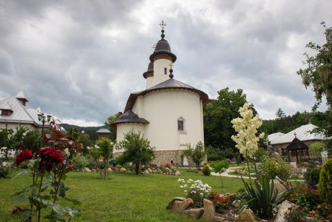 Mănăstirea Varatic